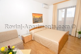 Apartments Milena - Room Smeđa