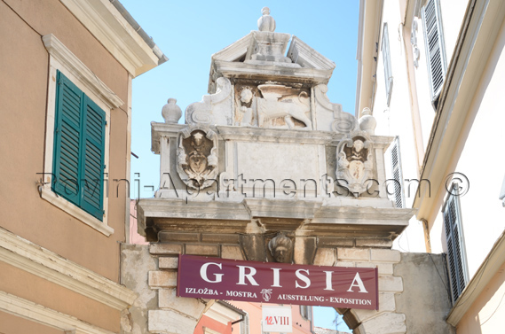 Sights in the Old Town of Rovinj - The Balbi's arch